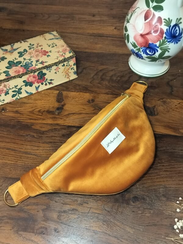 oplus_32 Sac banane velours ocre - Intérieur floral avec poche