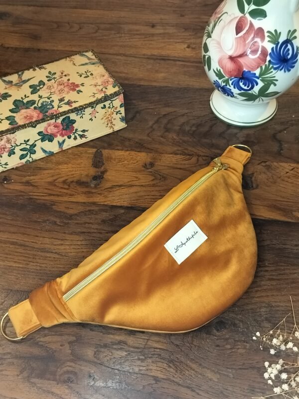 Sac banane velours ocre - Intérieur cœurs jaunes